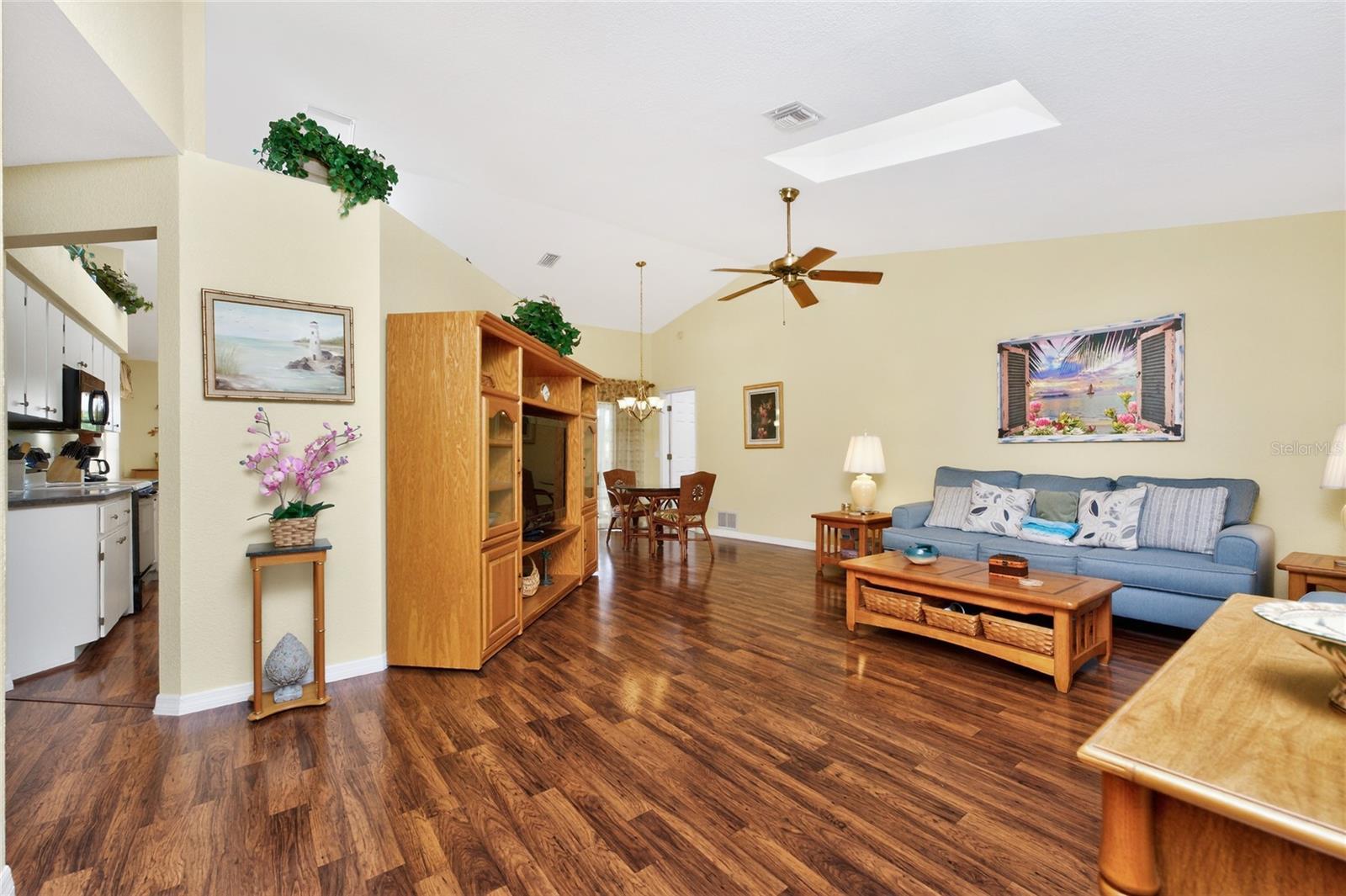 Image 9 of 61 For 10349 Greenway Avenue