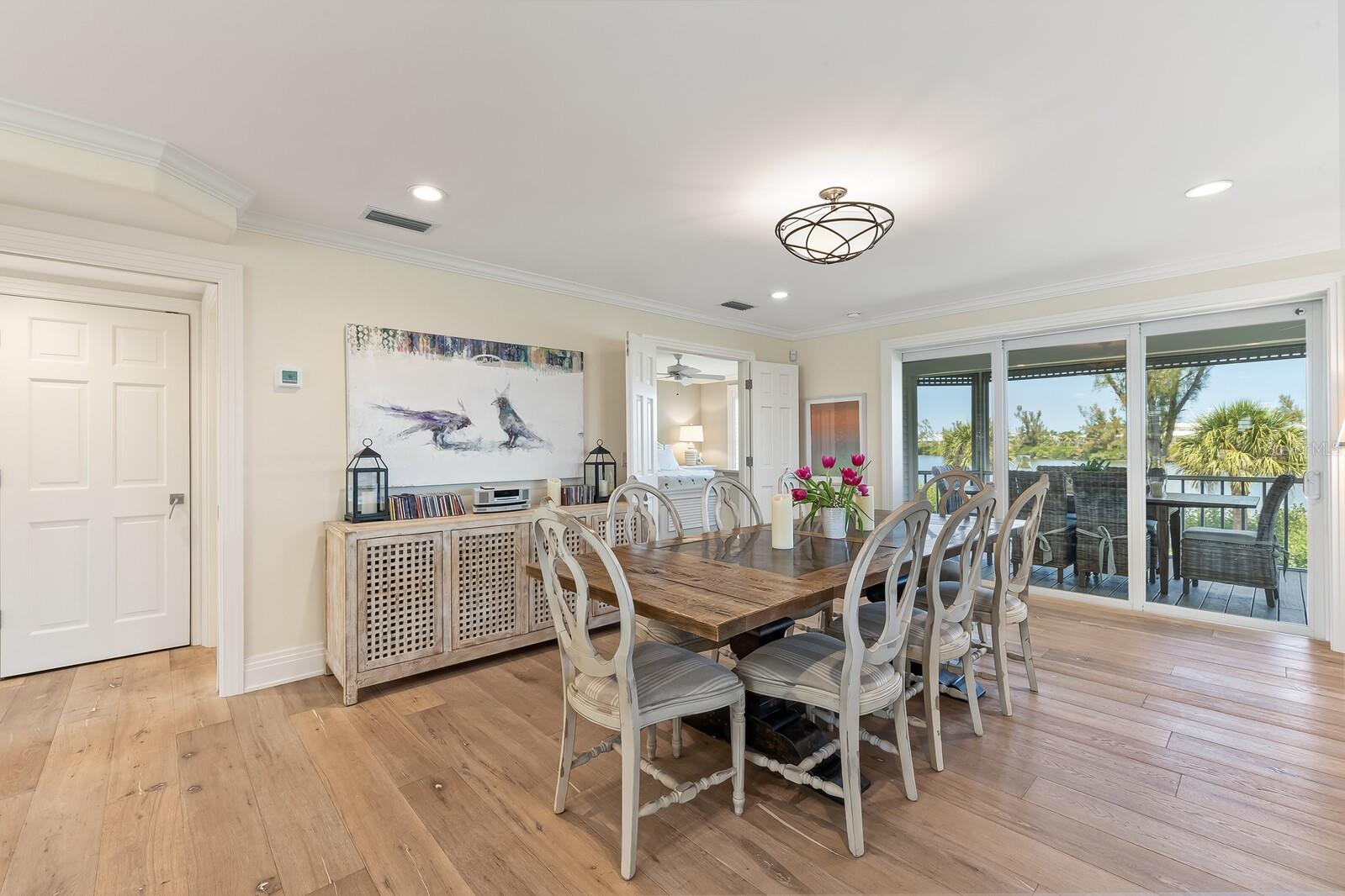 Image 11 of 38 For 43 Seawatch Lake Drive