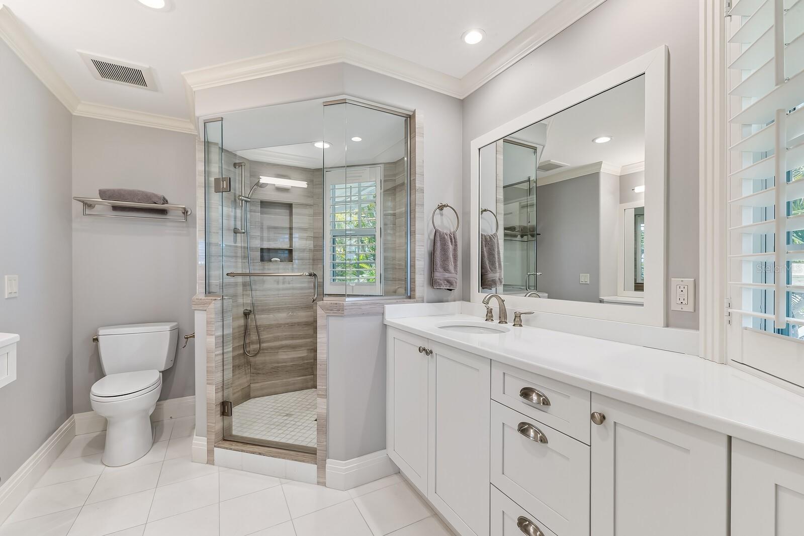 Image 15 of 38 For 43 Seawatch Lake Drive