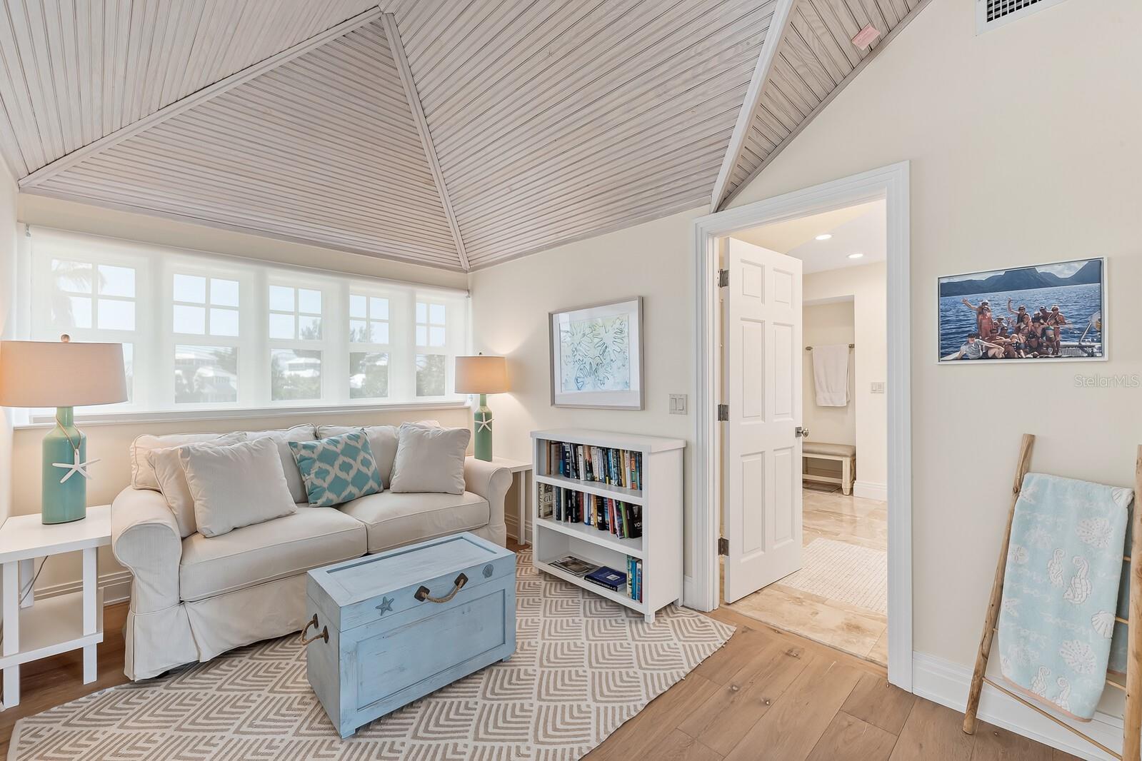 Image 20 of 38 For 43 Seawatch Lake Drive