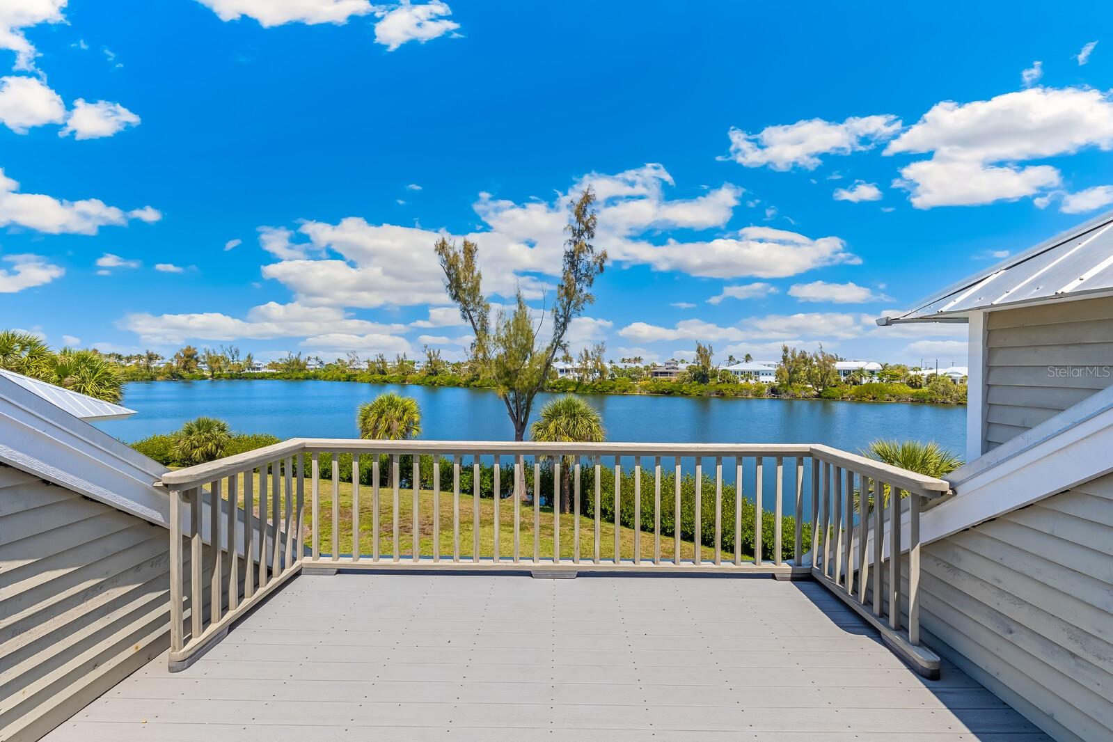 Image 22 of 38 For 43 Seawatch Lake Drive