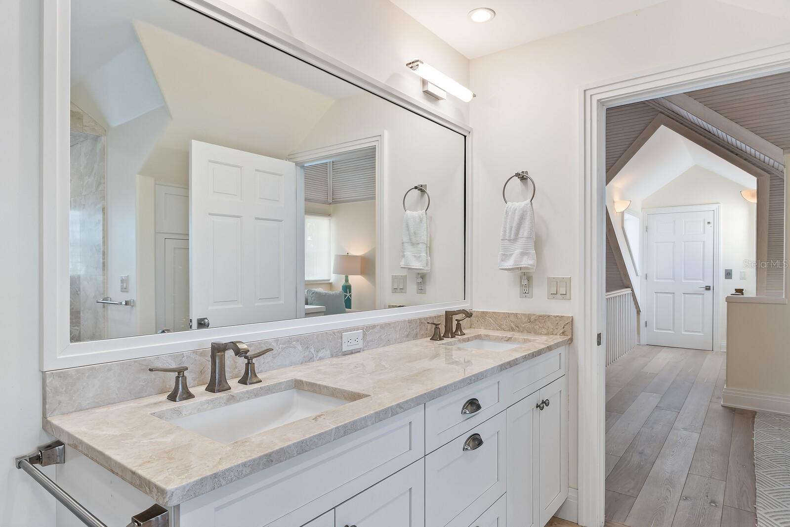 Image 24 of 38 For 43 Seawatch Lake Drive