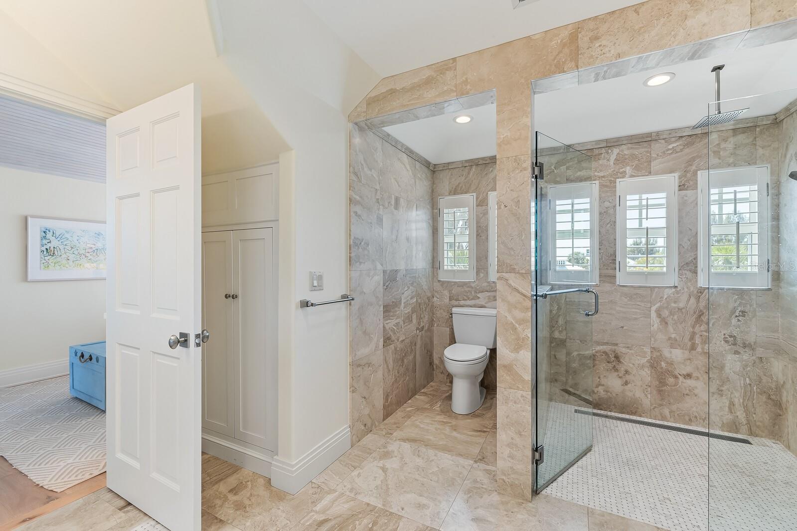 Image 26 of 38 For 43 Seawatch Lake Drive