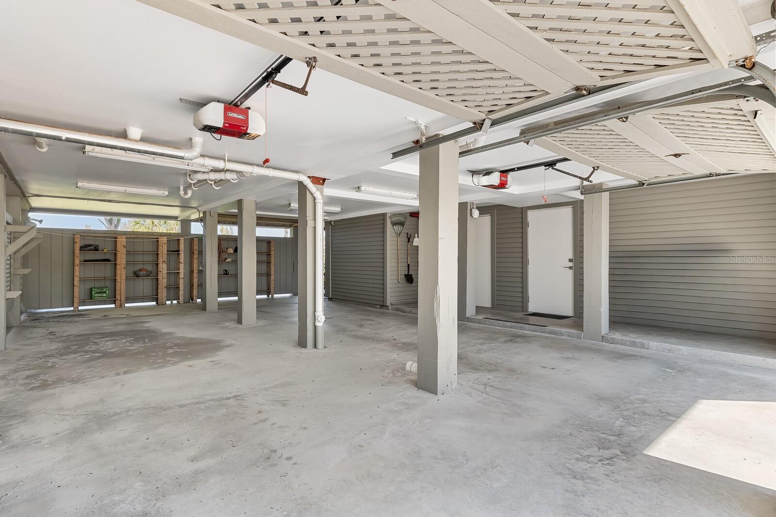 Image 28 of 38 For 43 Seawatch Lake Drive