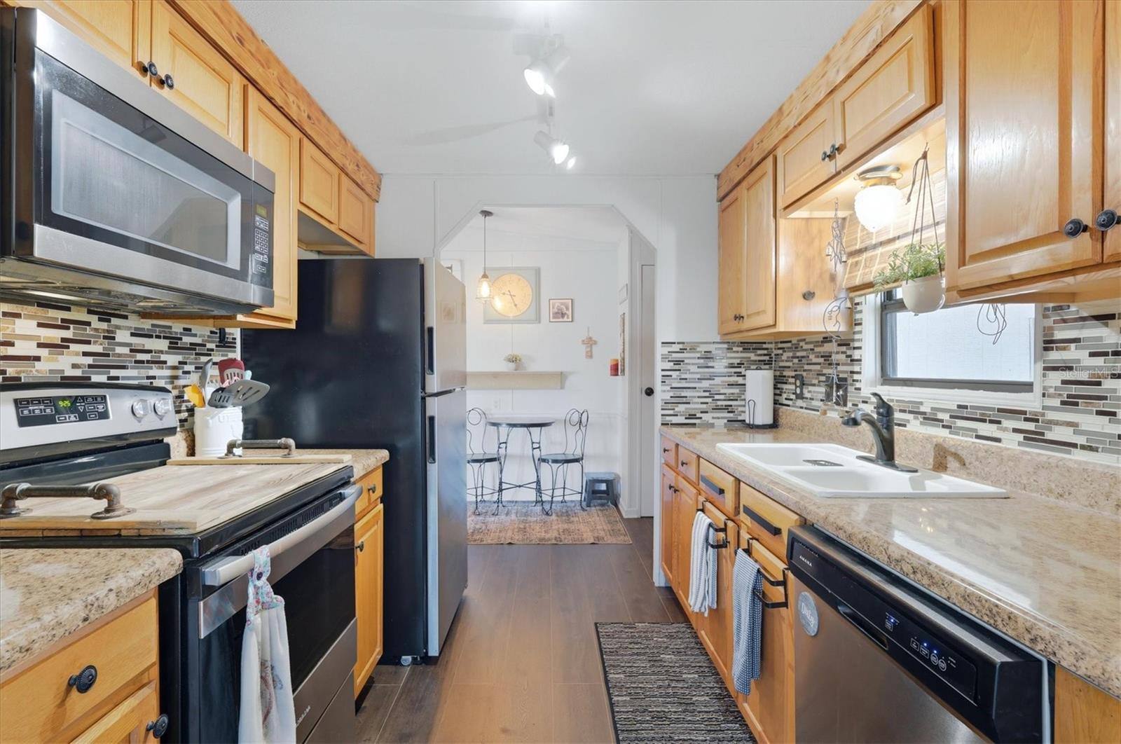 Image 8 of 34 For 3225 Towhee Street