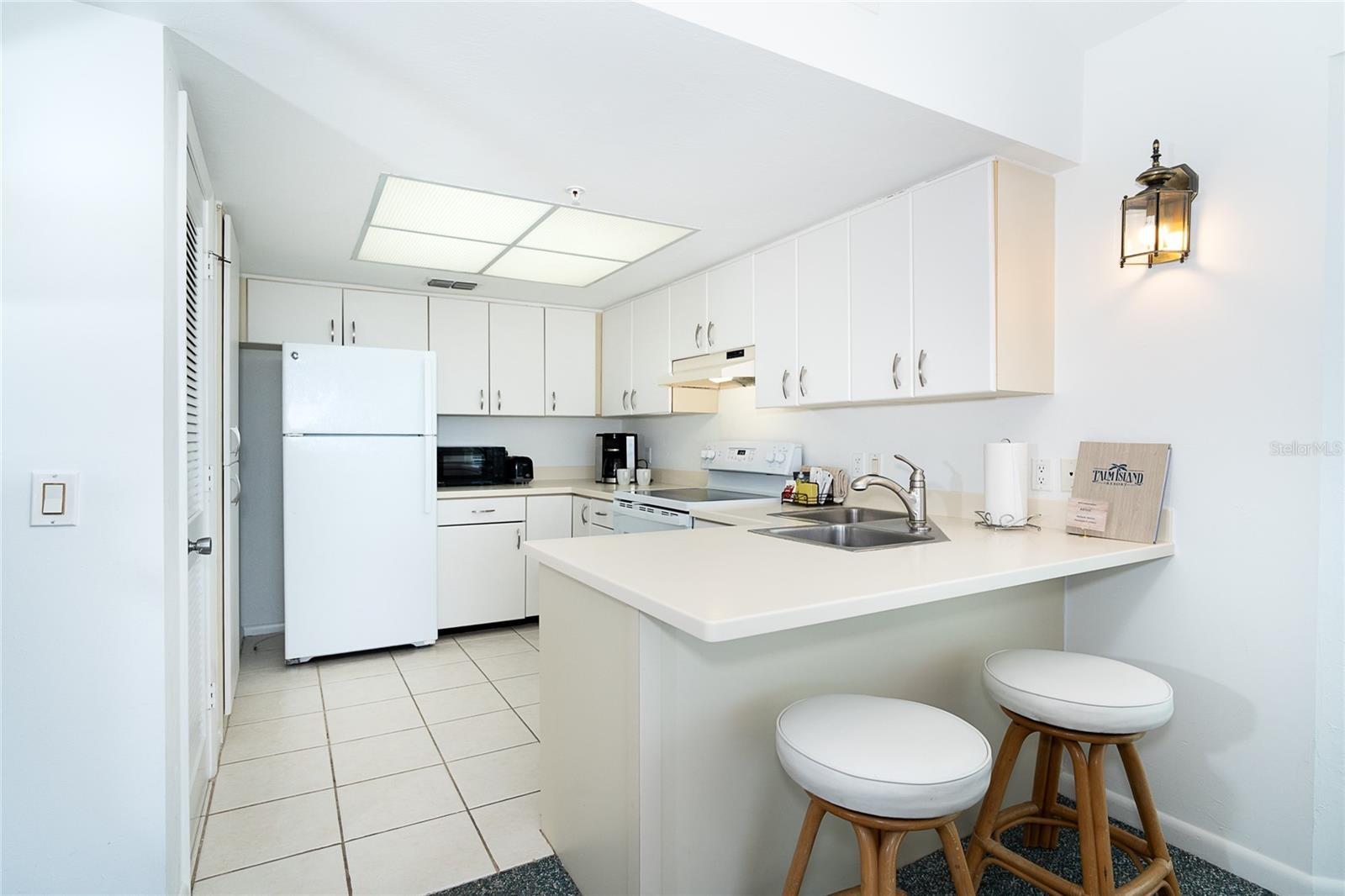 Image 8 of 29 For 7438 Palm Island Drive 3721