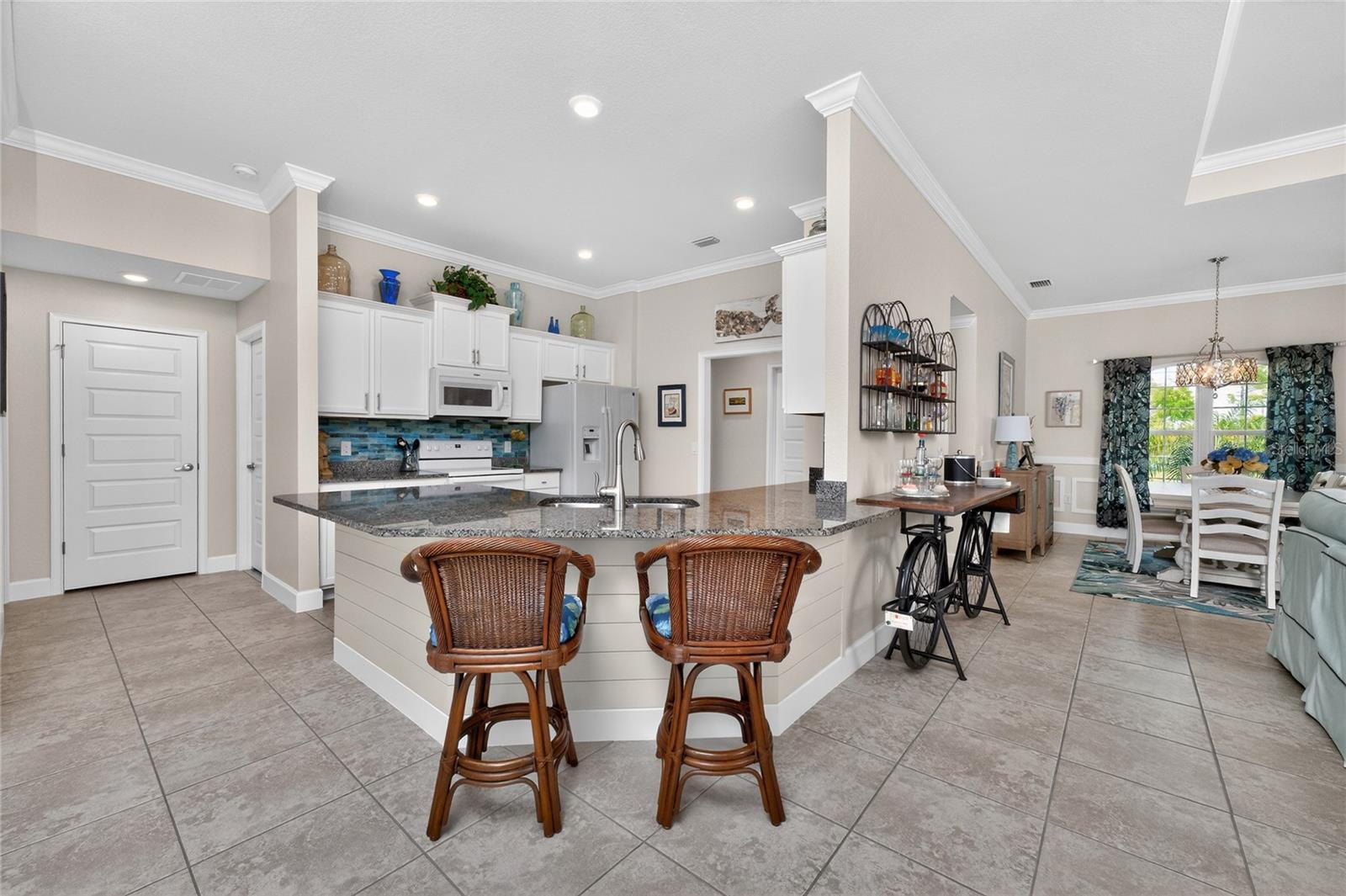 Image 15 of 64 For 185 Hercules Drive