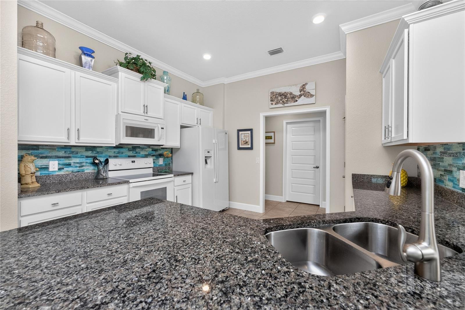 Image 16 of 64 For 185 Hercules Drive