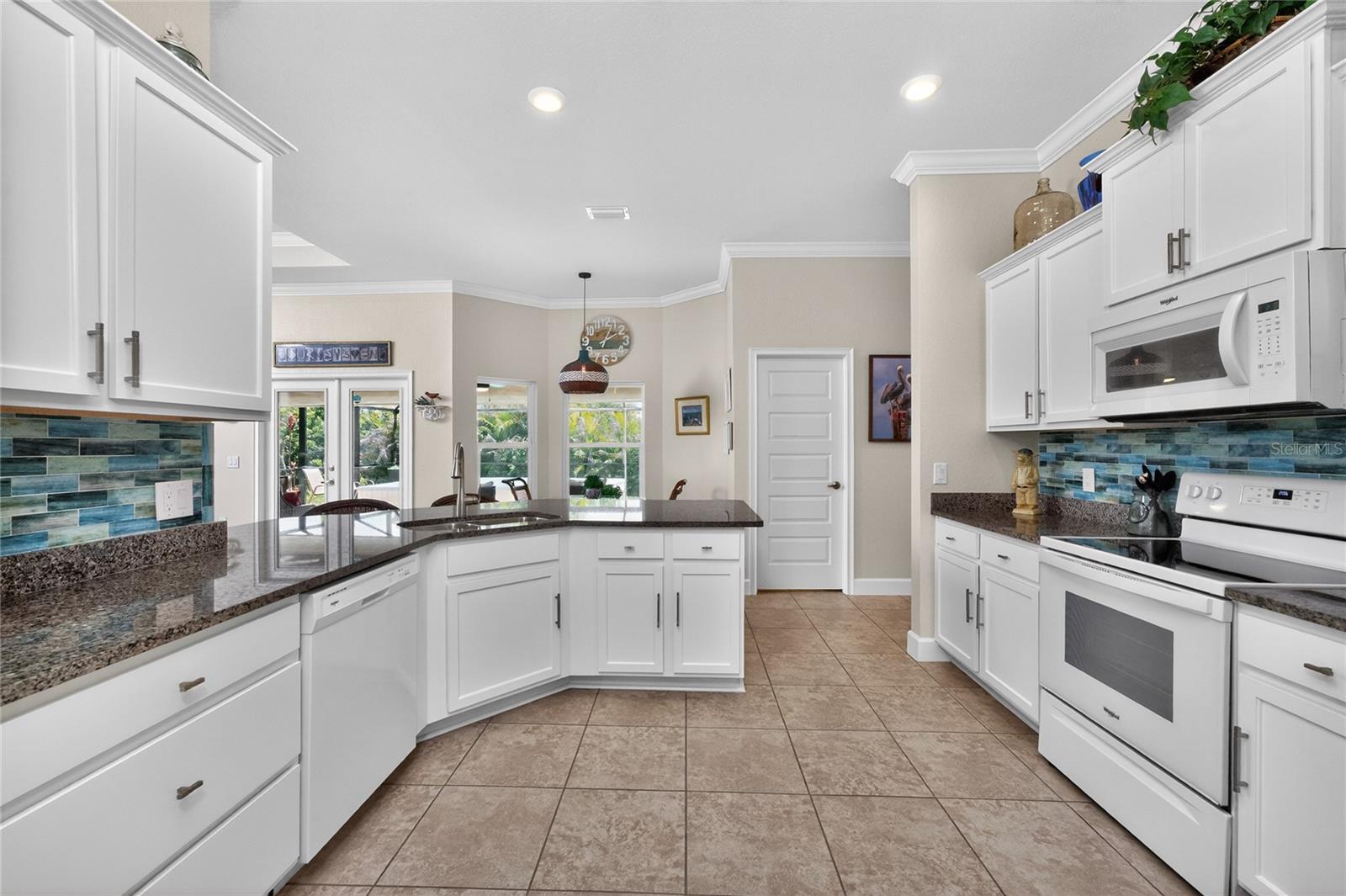 Image 17 of 64 For 185 Hercules Drive