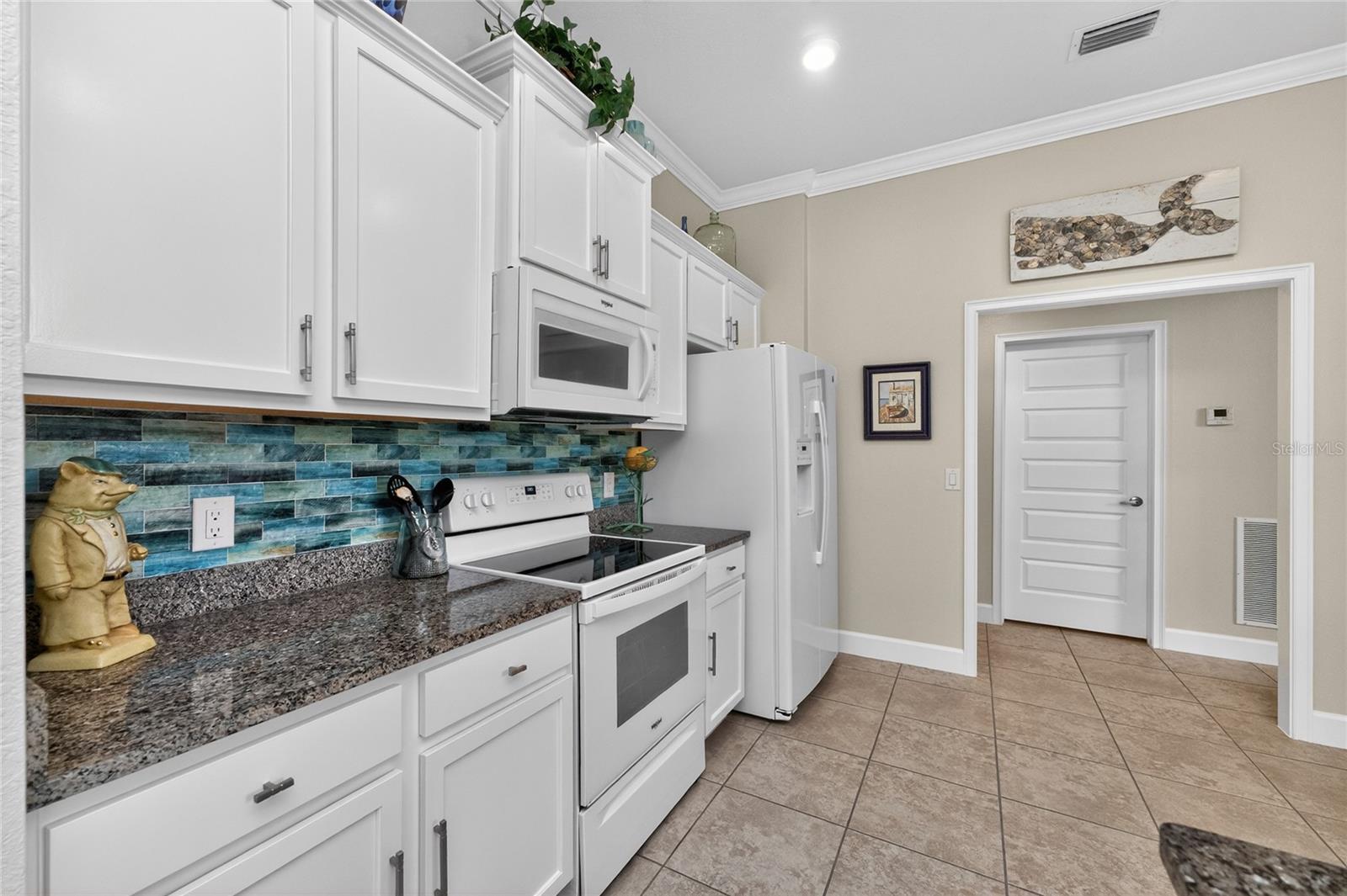 Image 18 of 64 For 185 Hercules Drive