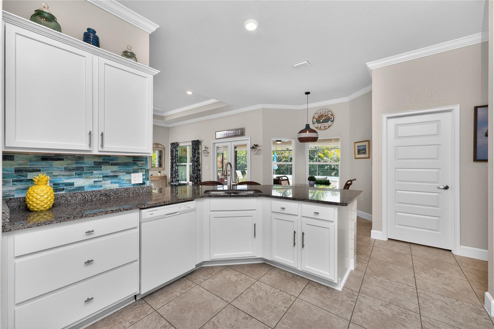 Image 19 of 64 For 185 Hercules Drive