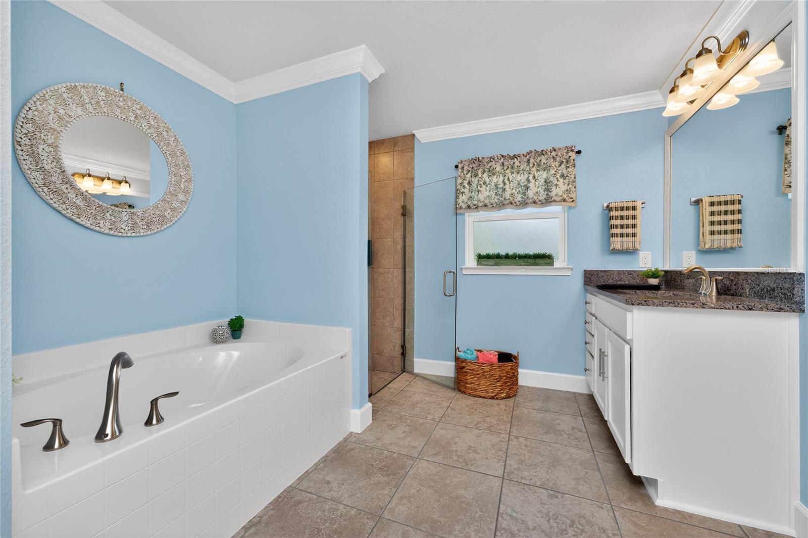 Image 27 of 64 For 185 Hercules Drive