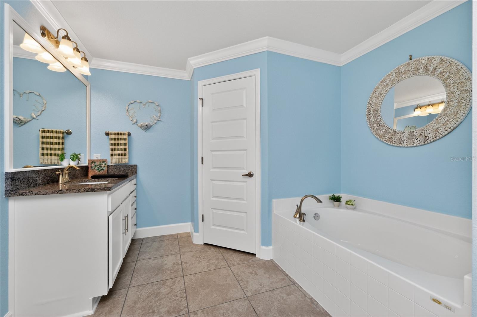 Image 29 of 64 For 185 Hercules Drive