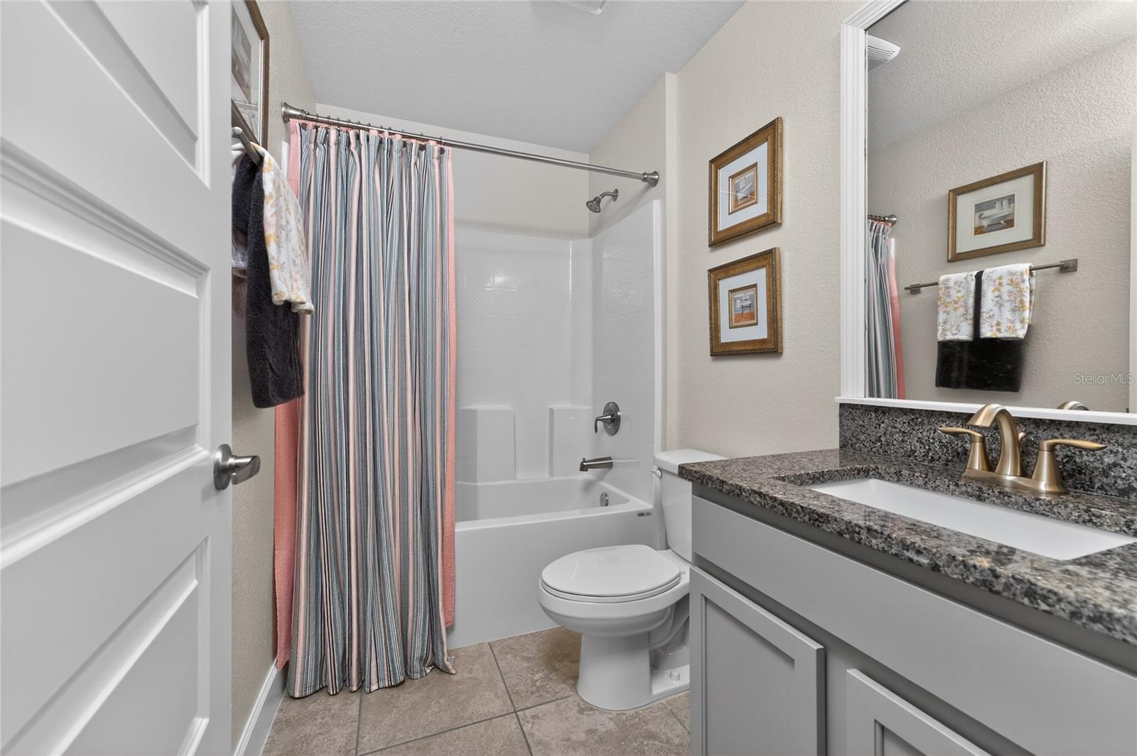 Image 32 of 64 For 185 Hercules Drive