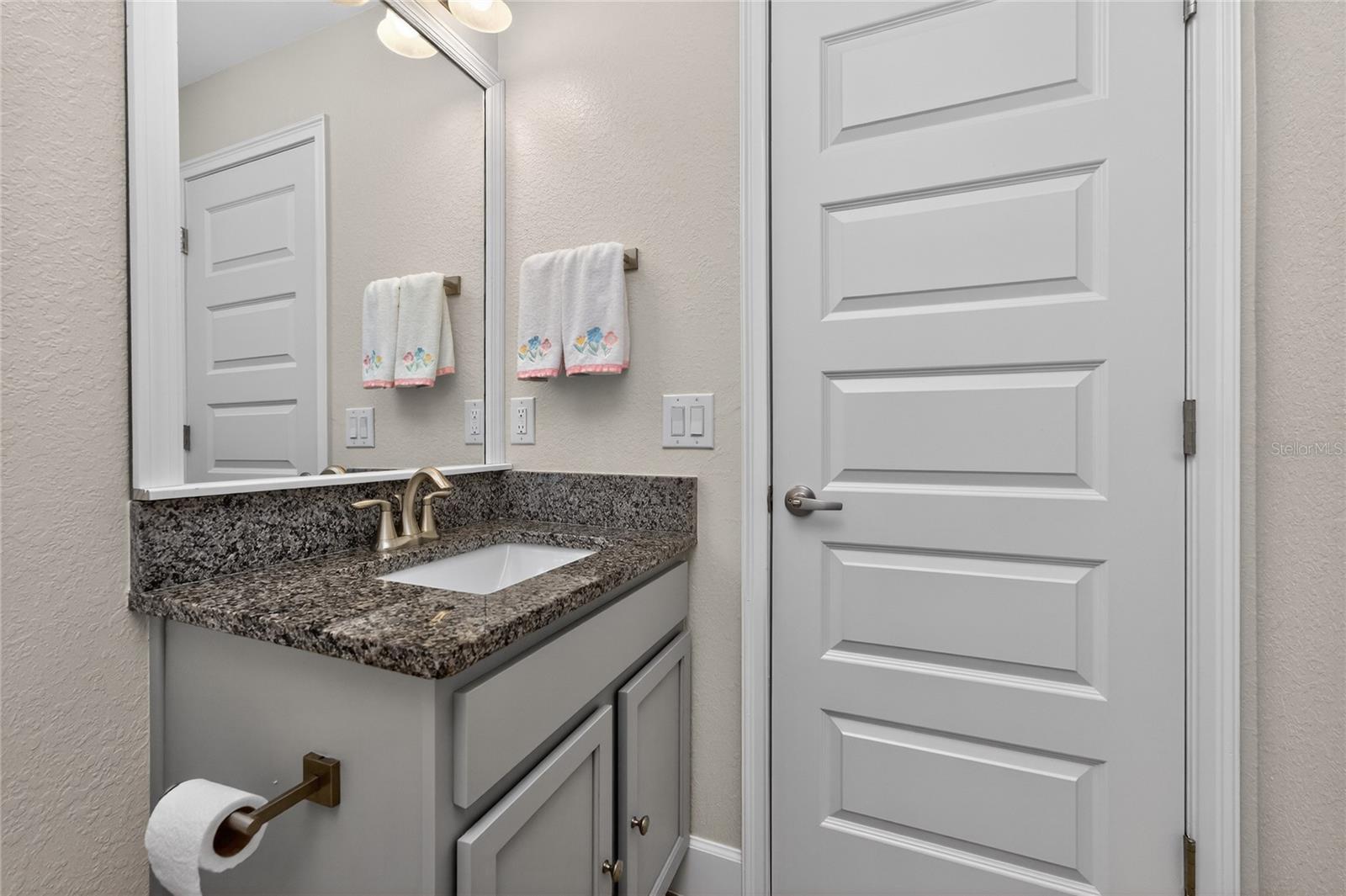 Image 33 of 64 For 185 Hercules Drive