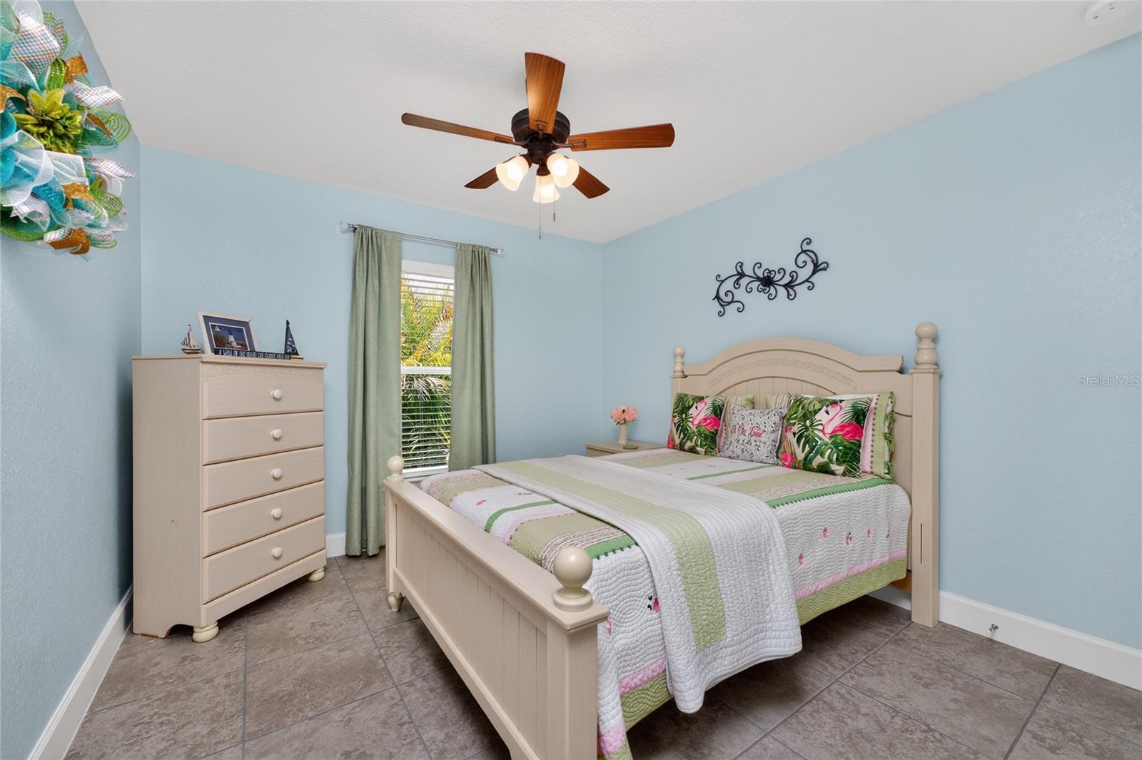 Image 34 of 64 For 185 Hercules Drive