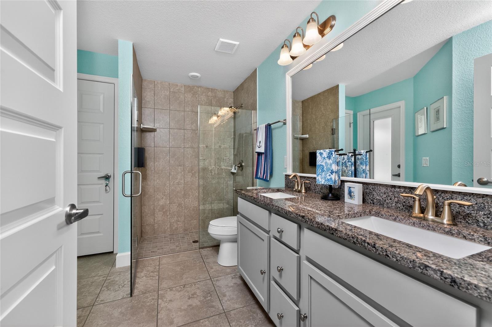 Image 36 of 64 For 185 Hercules Drive