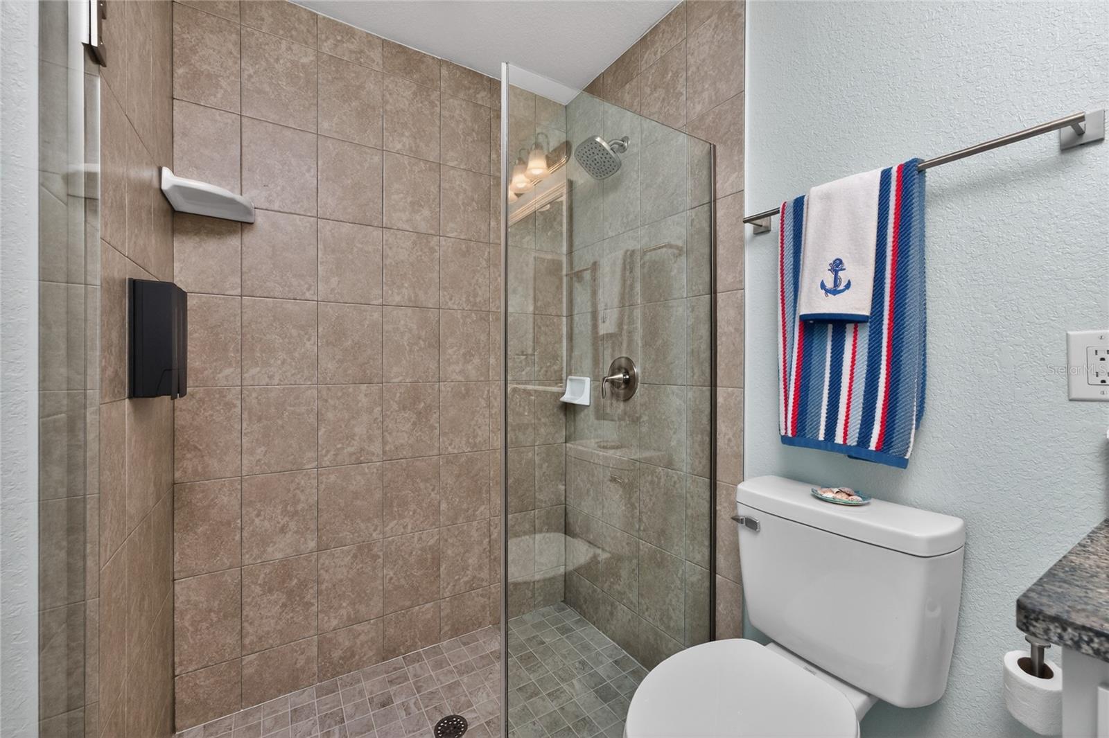 Image 38 of 64 For 185 Hercules Drive