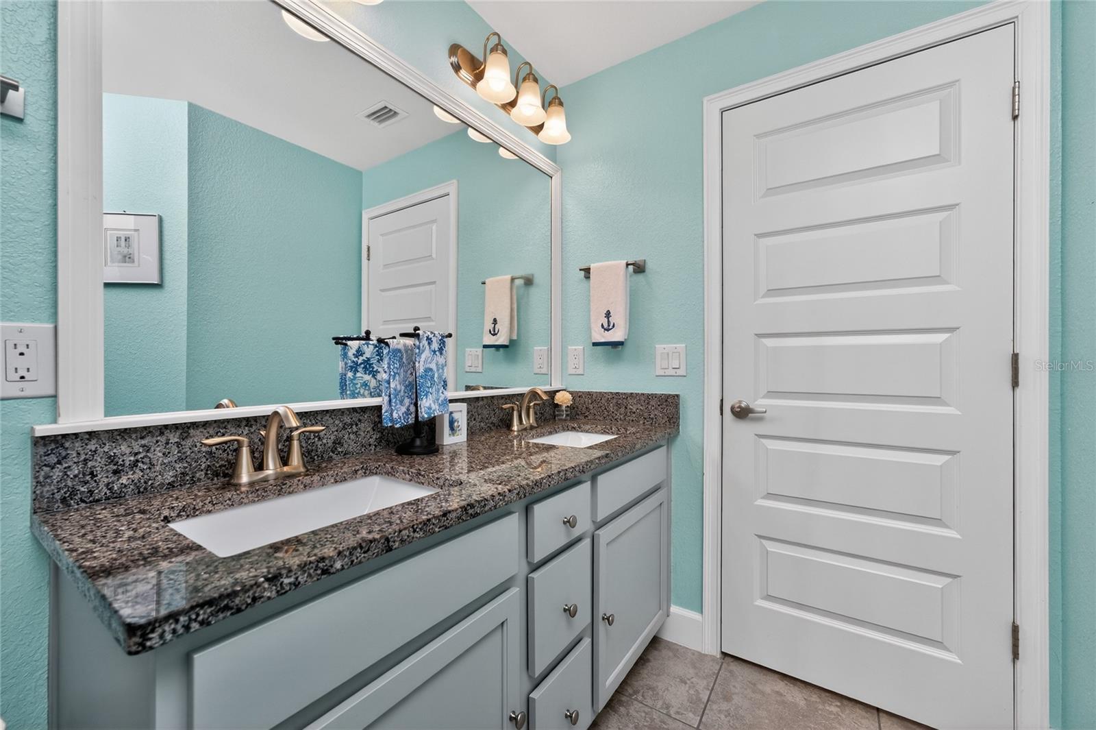 Image 39 of 64 For 185 Hercules Drive