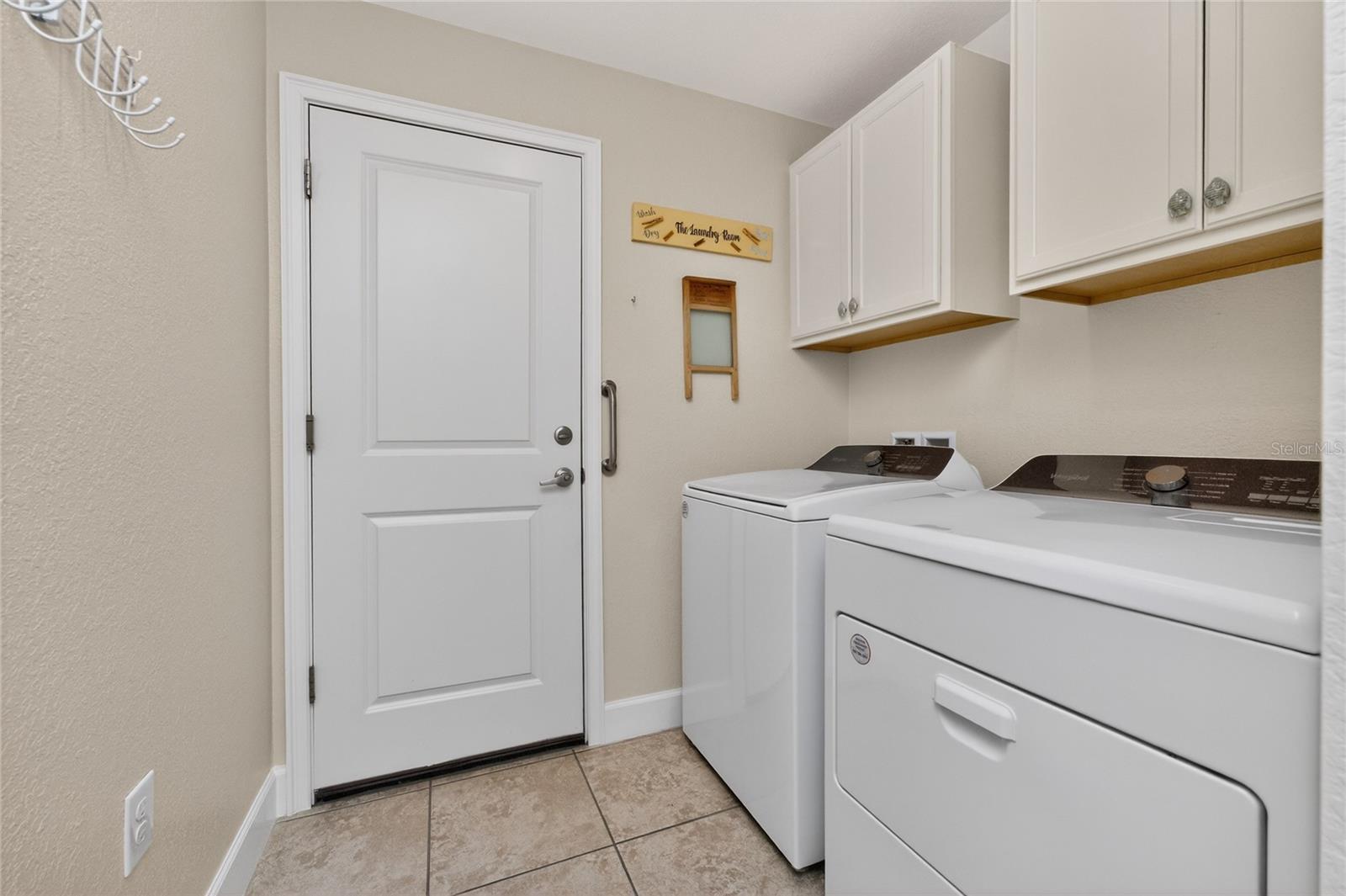 Image 44 of 64 For 185 Hercules Drive