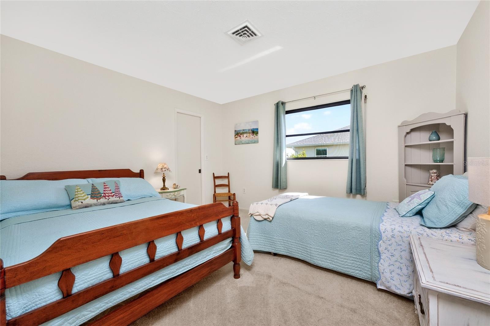 Image 34 of 55 For 413 Eden Drive