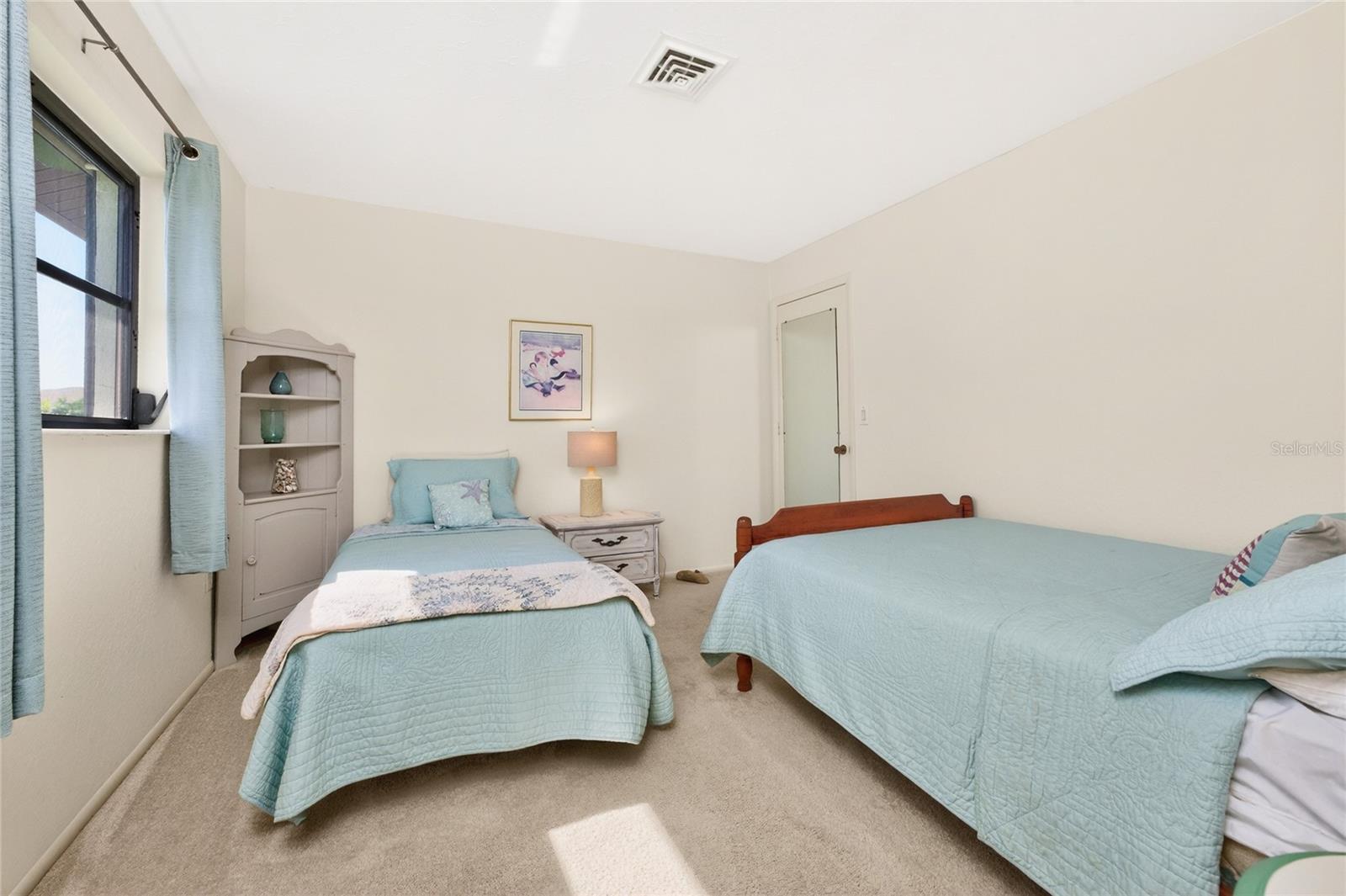 Image 35 of 55 For 413 Eden Drive