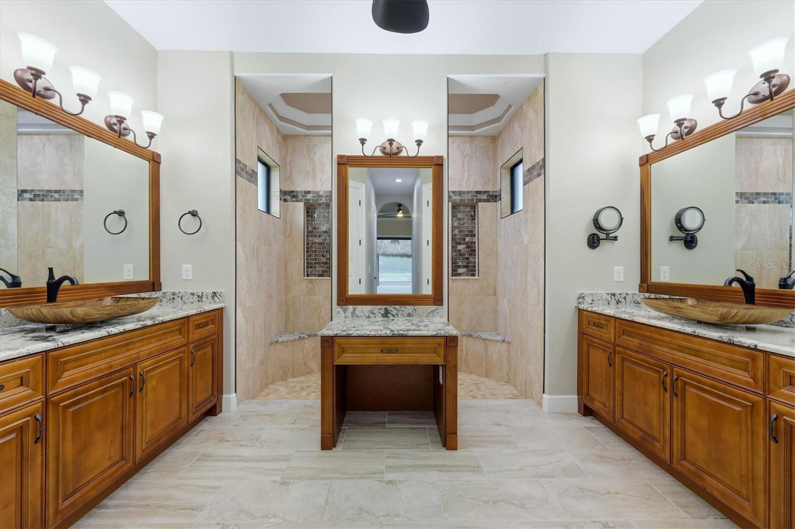 Image 22 of 60 For 14654 San Domingo Boulevard