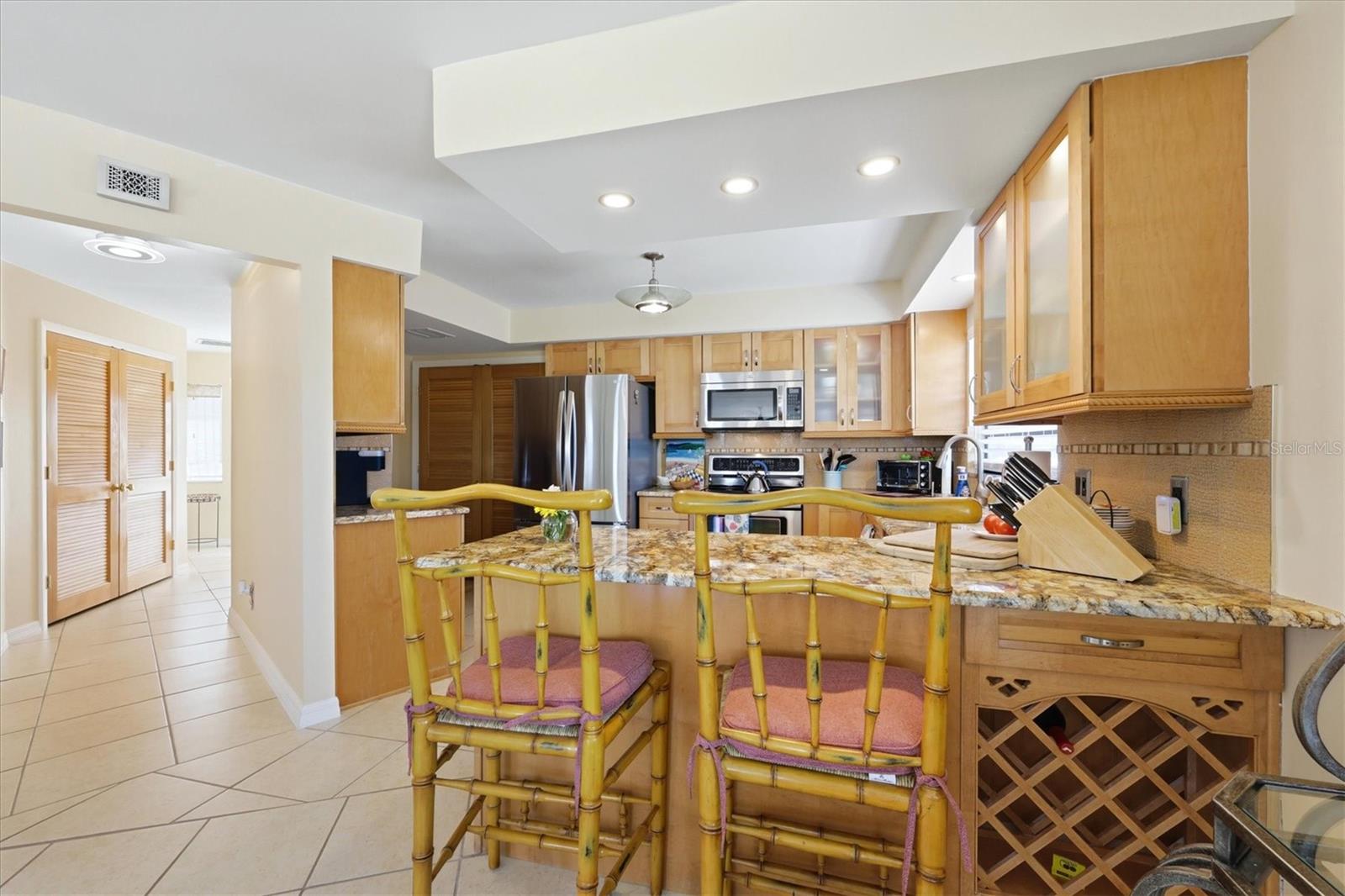 Image 16 of 58 For 1052 Kant Street