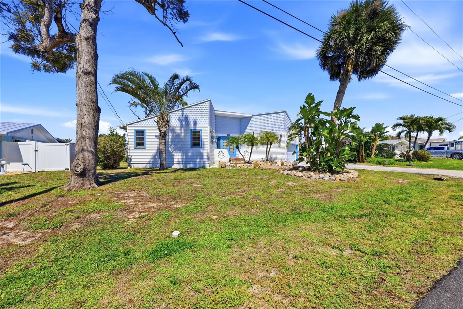 Image 2 of 58 For 1052 Kant Street