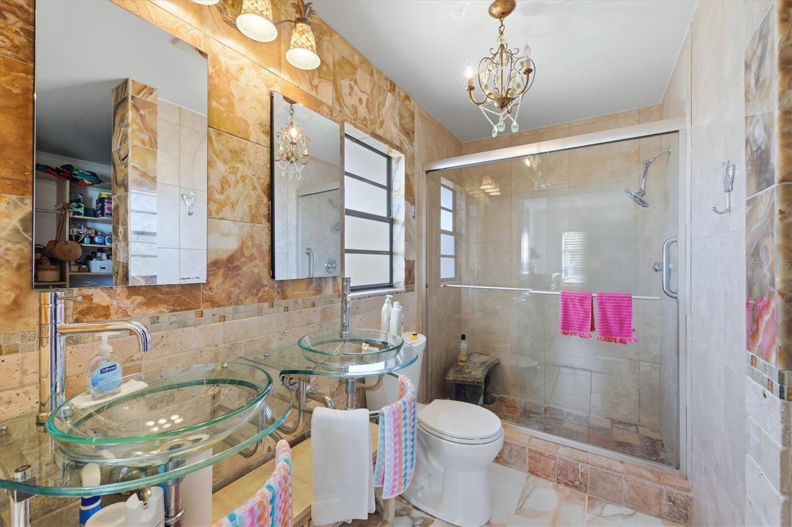 Image 24 of 58 For 1052 Kant Street