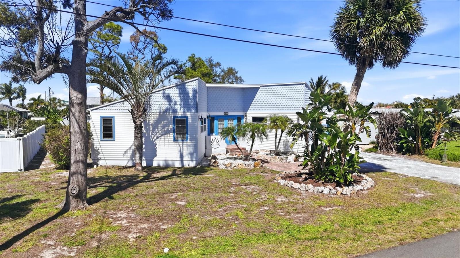 Image 3 of 58 For 1052 Kant Street