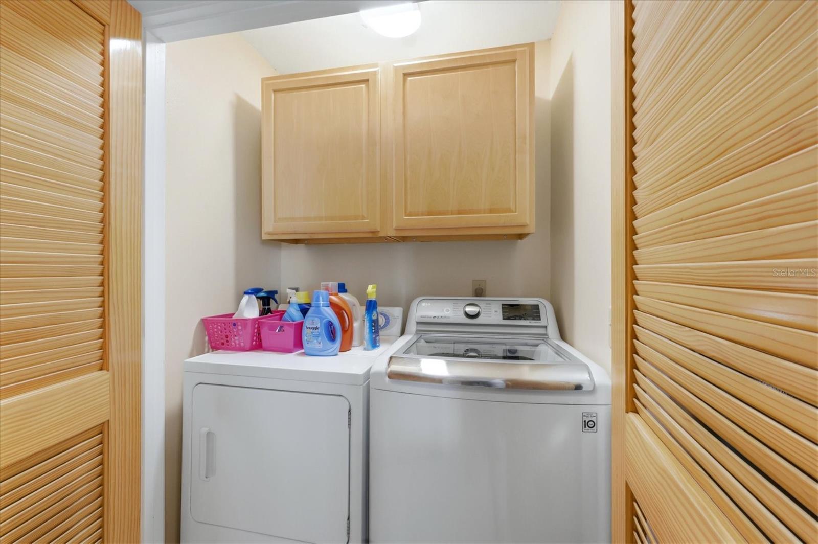 Image 30 of 58 For 1052 Kant Street