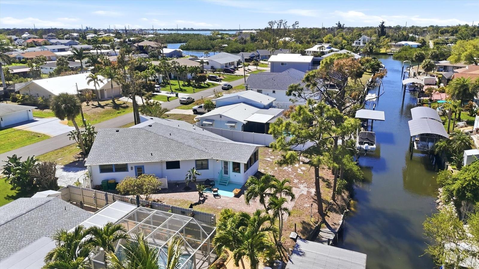 Image 39 of 58 For 1052 Kant Street