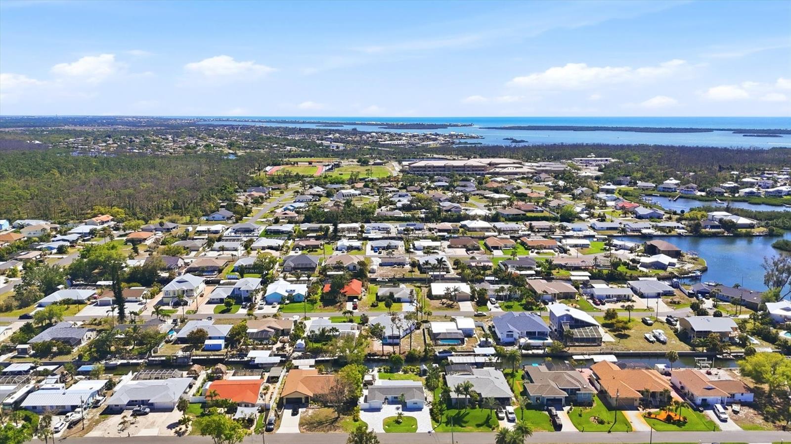 Image 47 of 58 For 1052 Kant Street