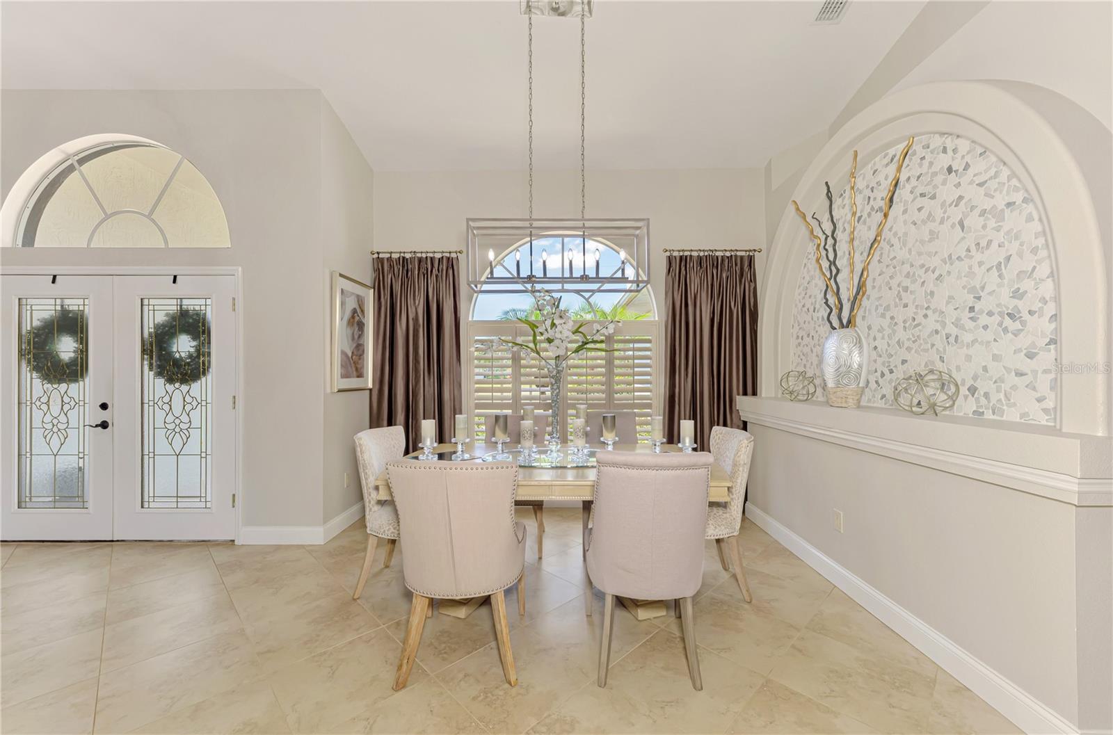 Image 22 of 74 For 202 Rotonda Boulevard N