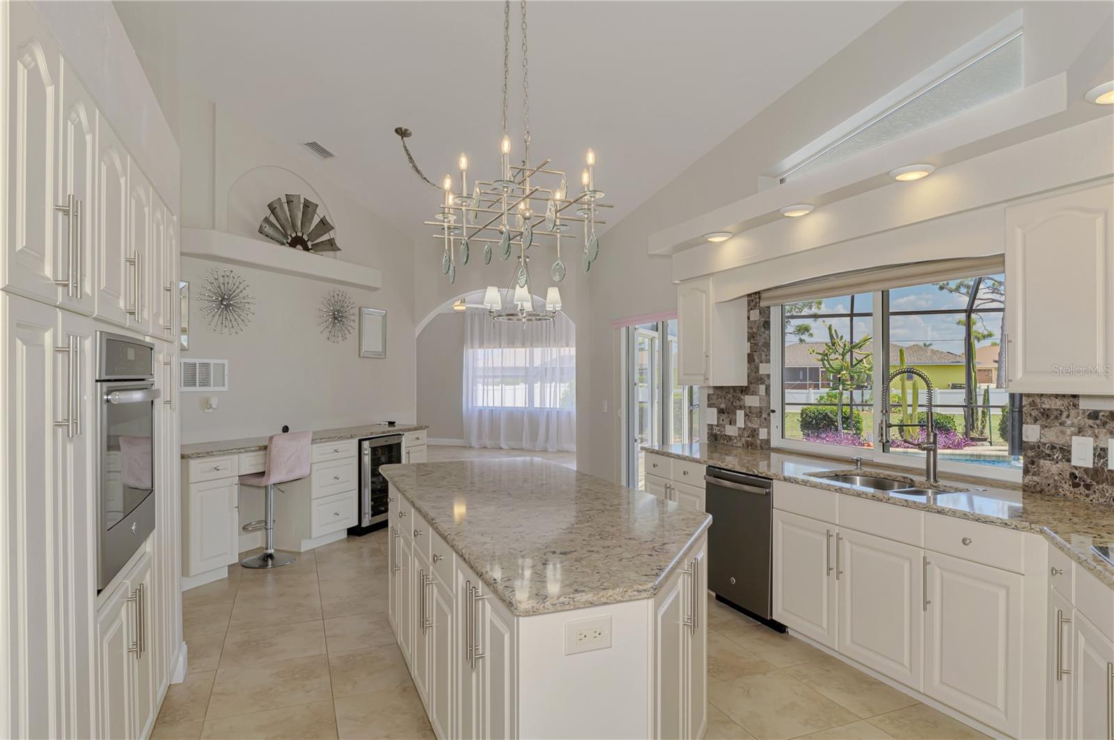 Image 26 of 74 For 202 Rotonda Boulevard N