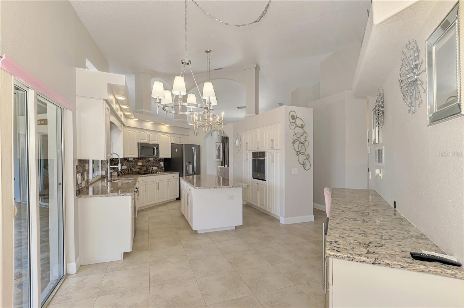 Image 27 of 74 For 202 Rotonda Boulevard N