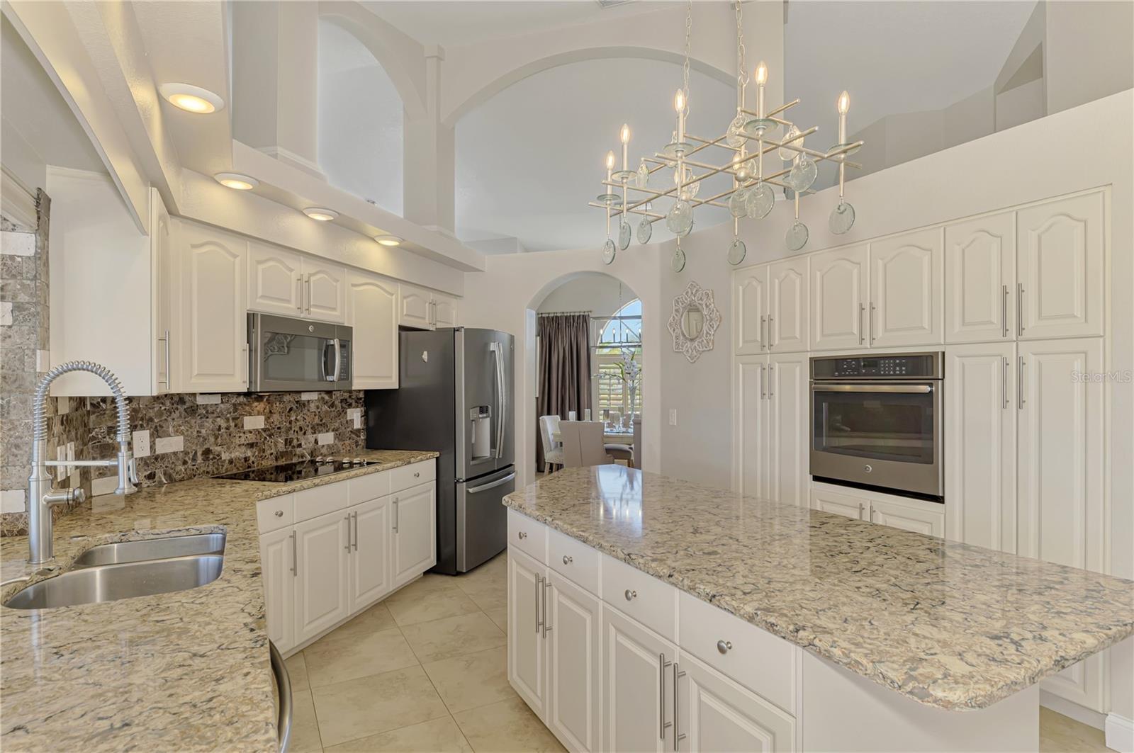 Image 29 of 74 For 202 Rotonda Boulevard N