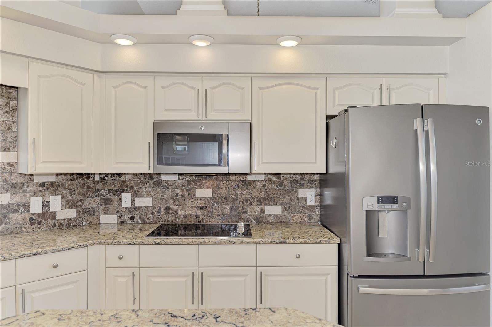 Image 31 of 74 For 202 Rotonda Boulevard N