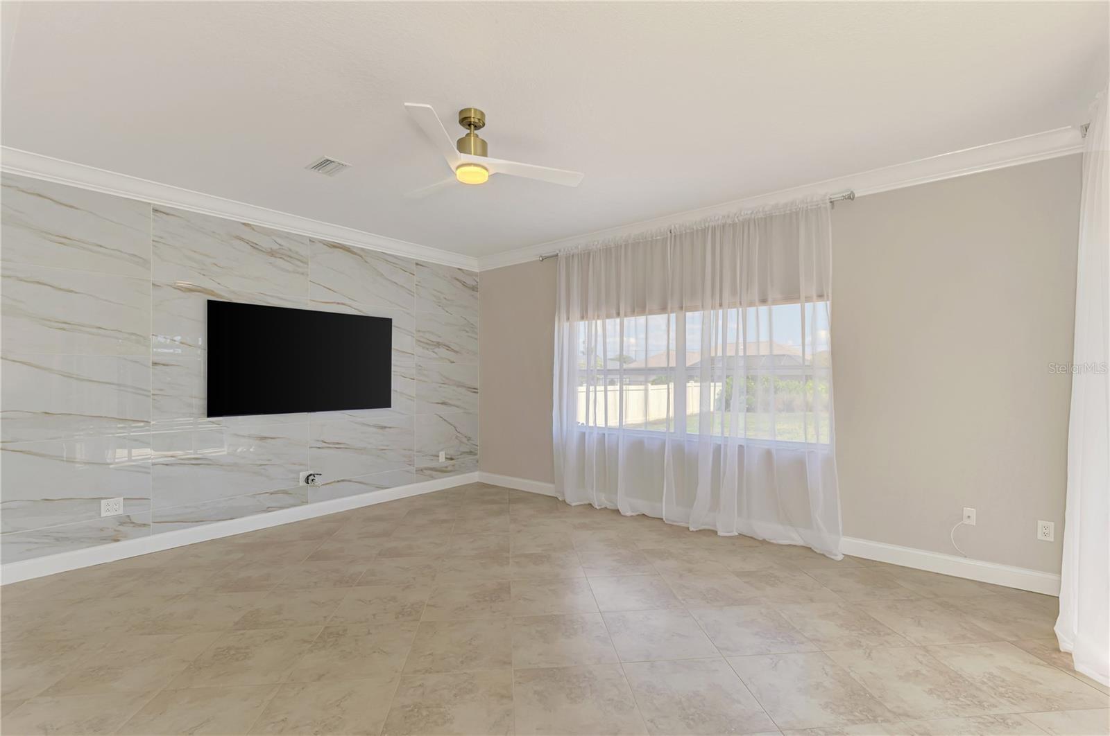 Image 36 of 74 For 202 Rotonda Boulevard N