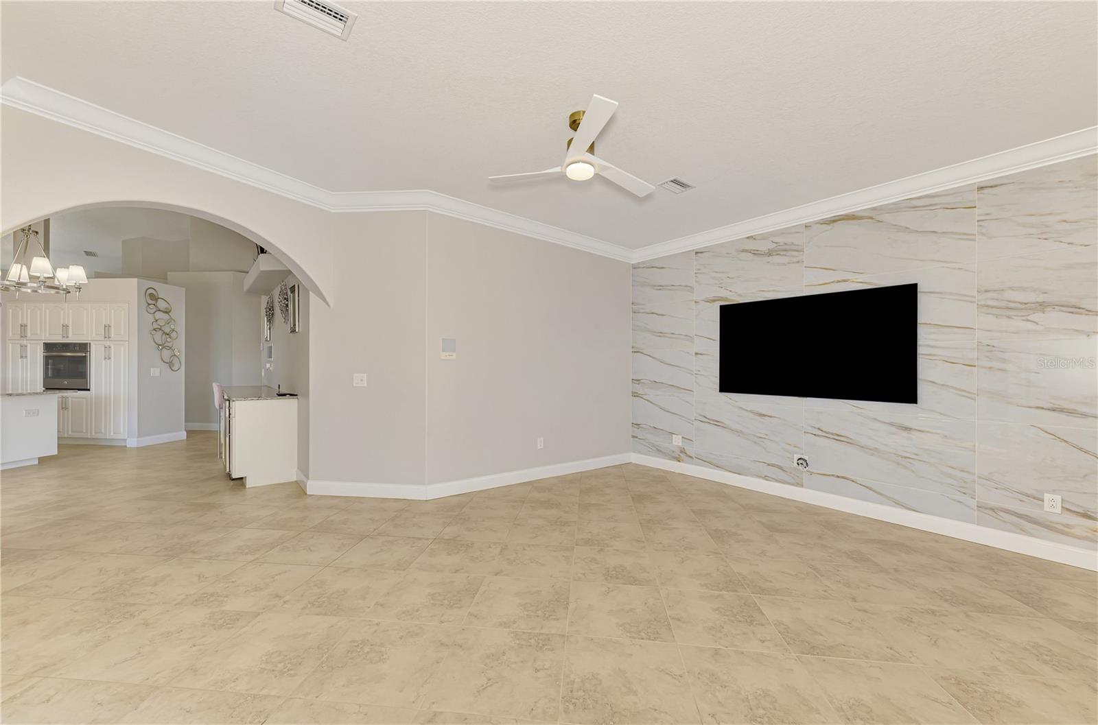 Image 39 of 74 For 202 Rotonda Boulevard N