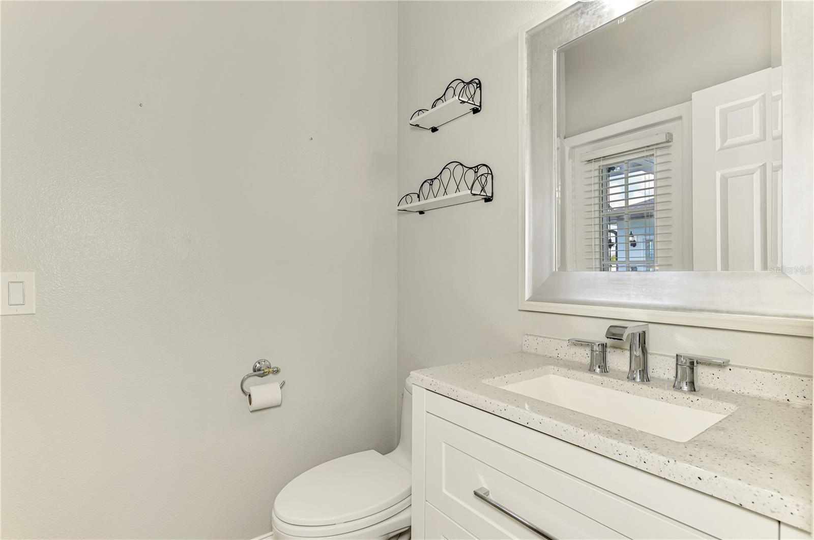 Image 43 of 74 For 202 Rotonda Boulevard N