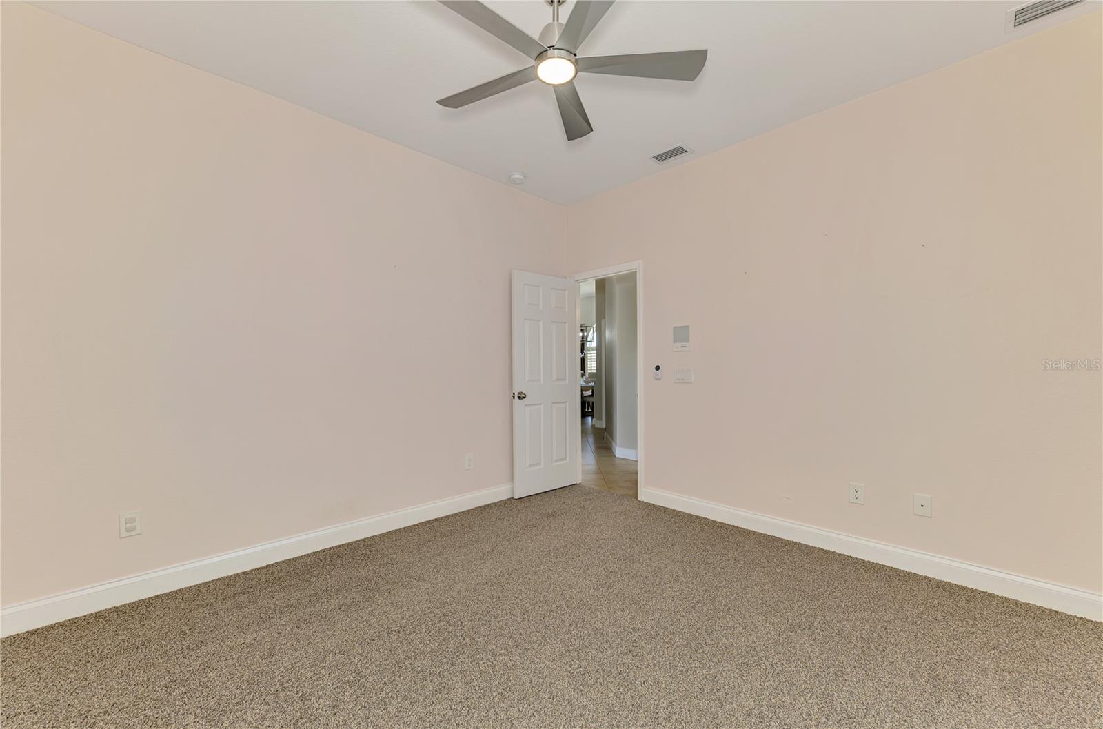 Image 53 of 74 For 202 Rotonda Boulevard N