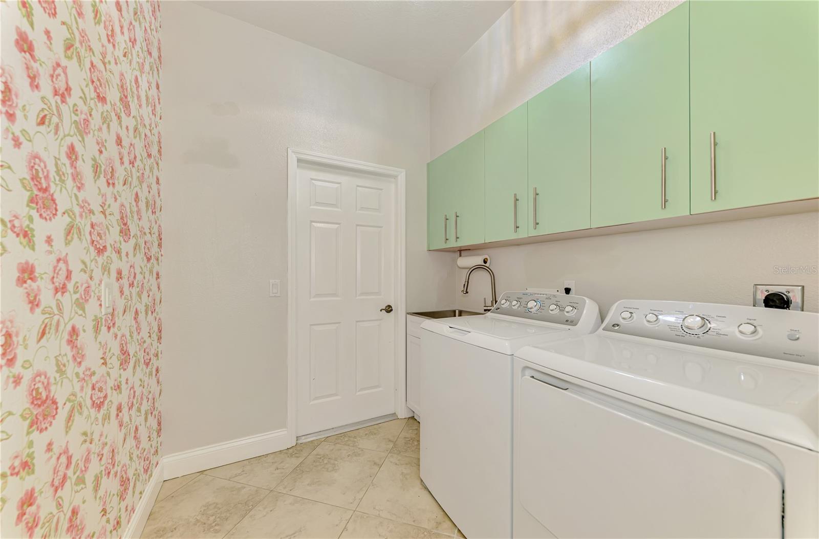 Image 54 of 74 For 202 Rotonda Boulevard N