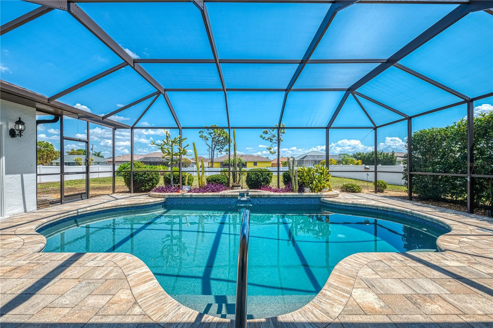 Image 62 of 74 For 202 Rotonda Boulevard N