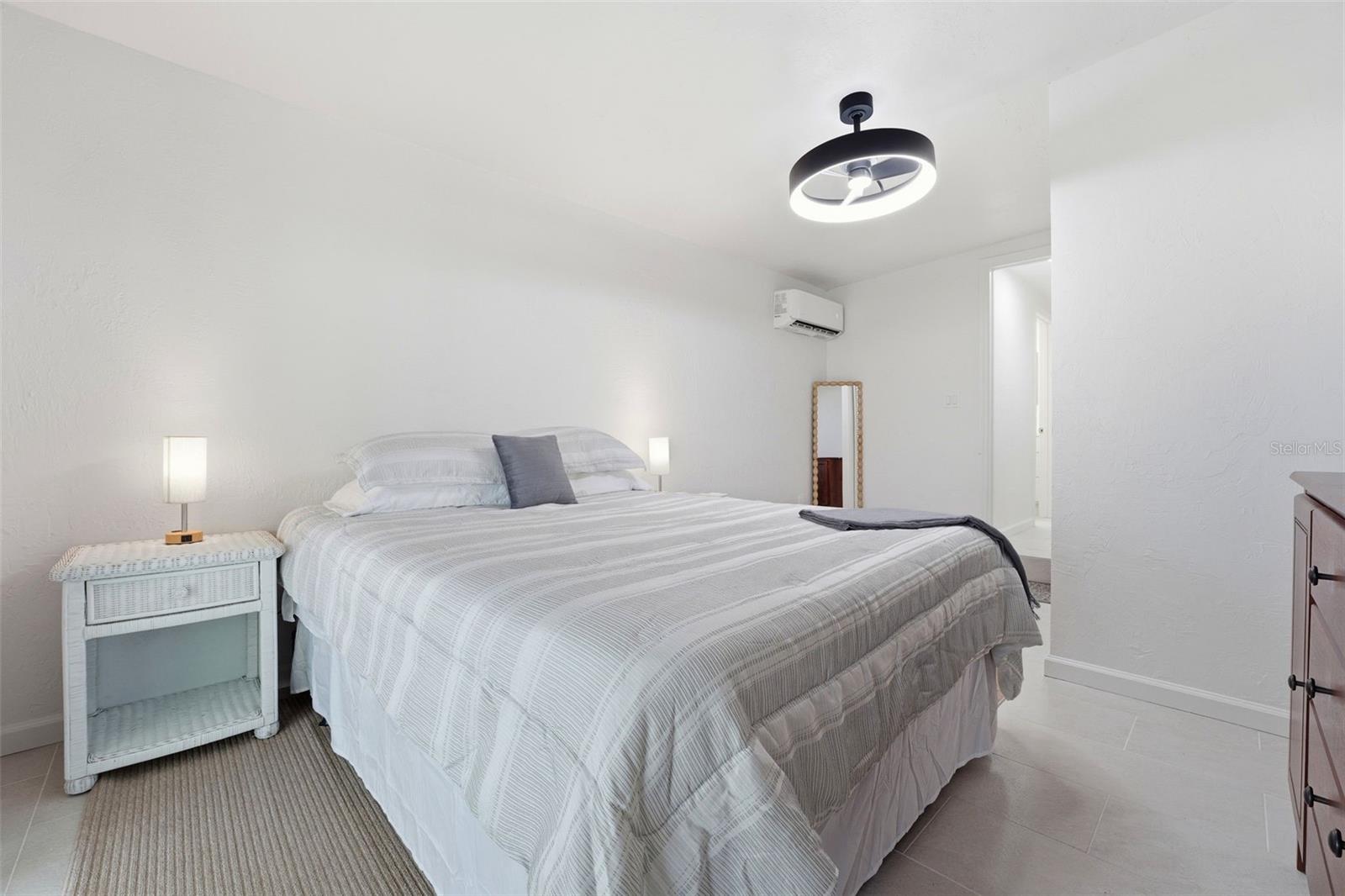 Image 22 of 41 For 1750 Winstan Avenue