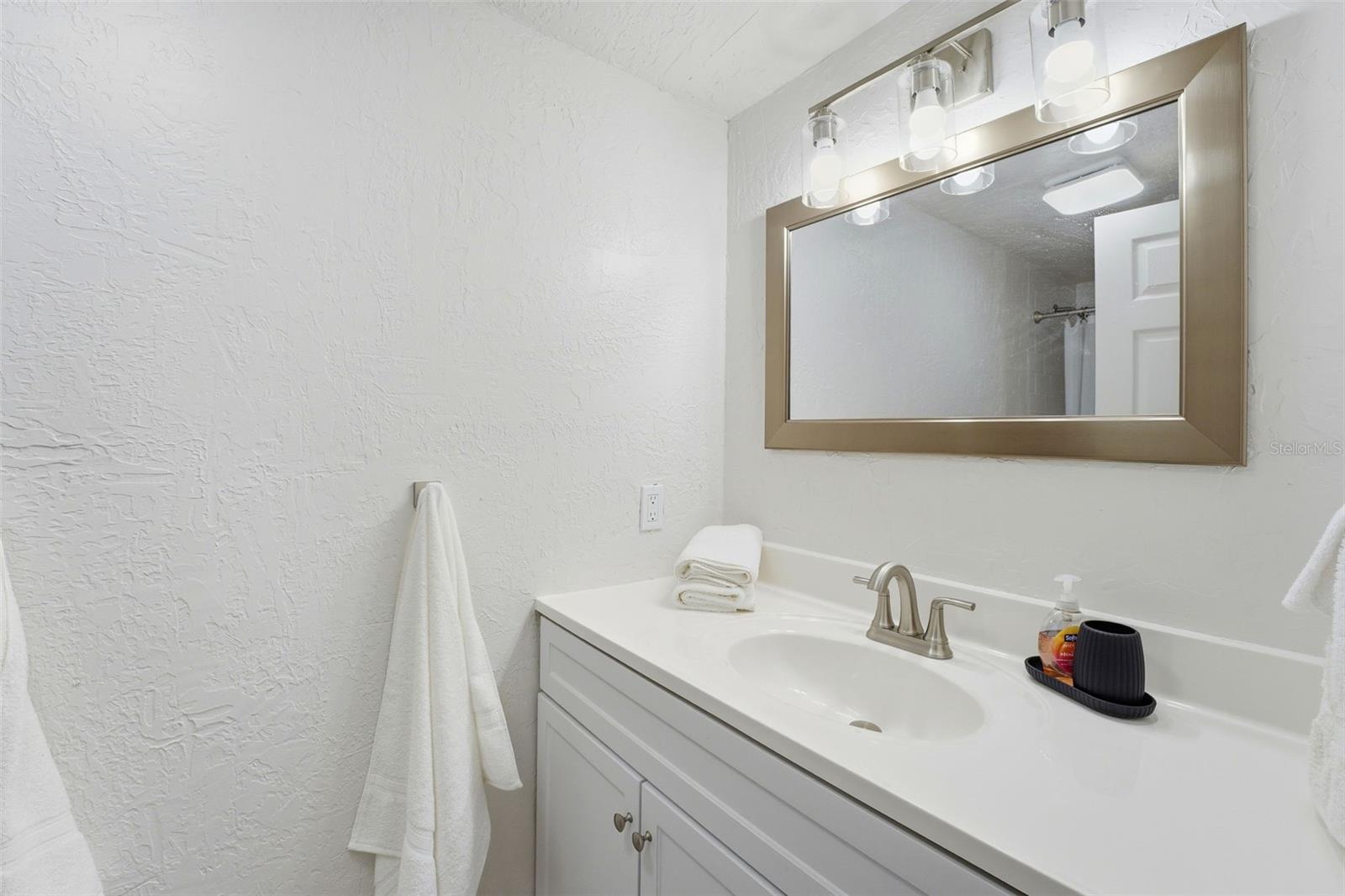 Image 24 of 41 For 1750 Winstan Avenue