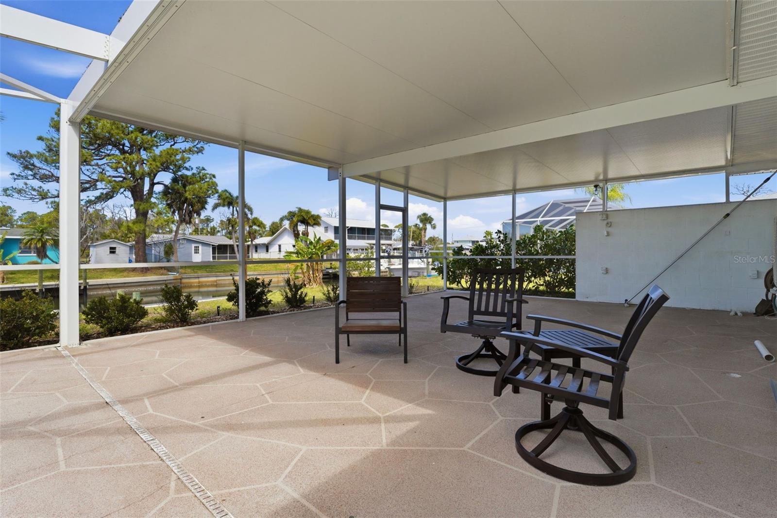 Image 32 of 41 For 1750 Winstan Avenue