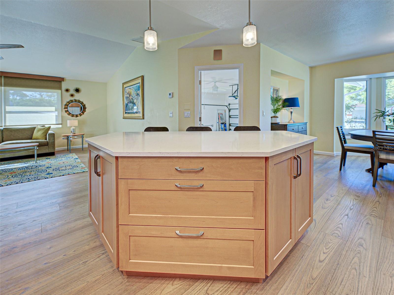 Image 17 of 60 For 940 Brengle Avenue