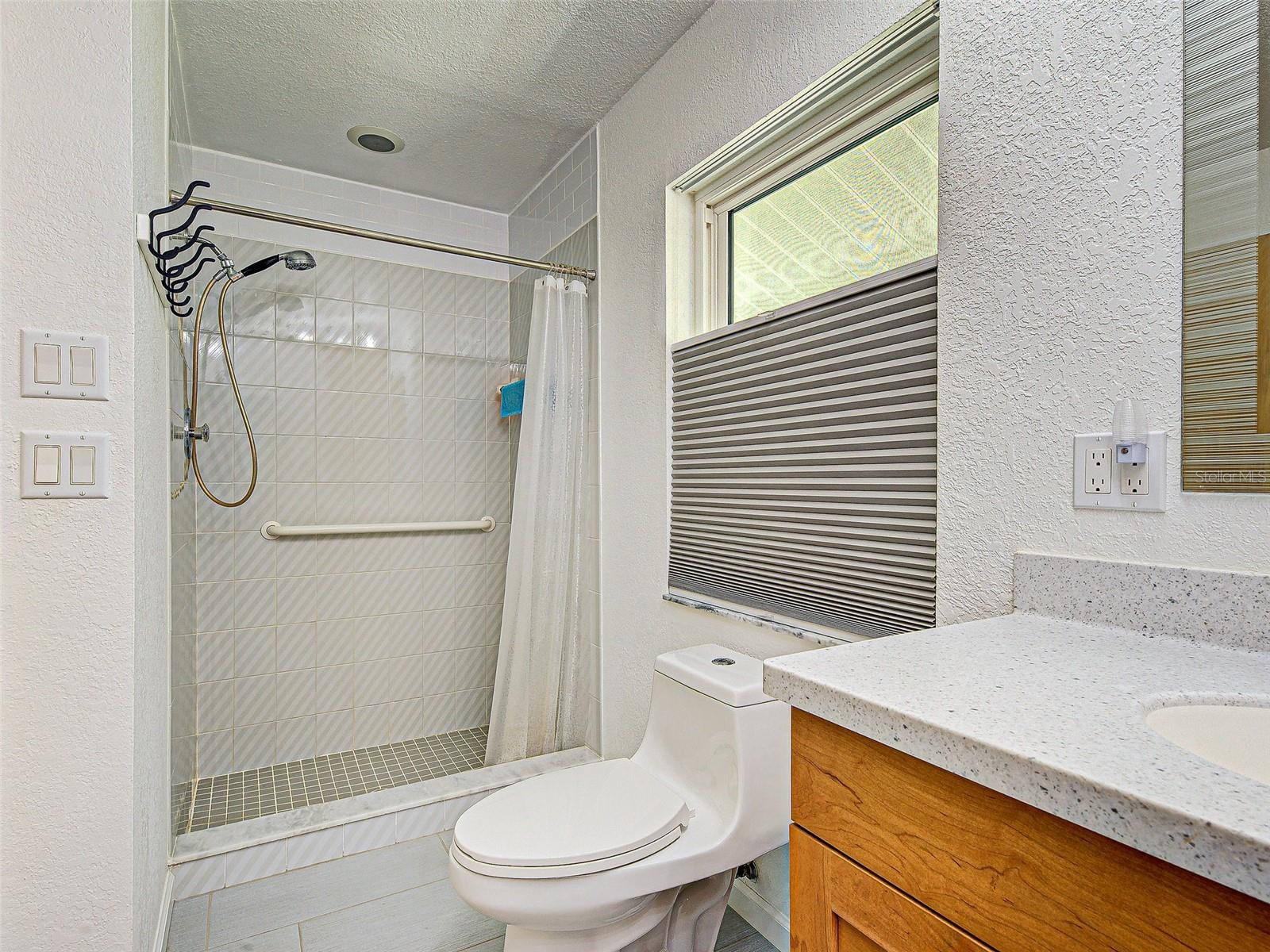 Image 32 of 60 For 940 Brengle Avenue